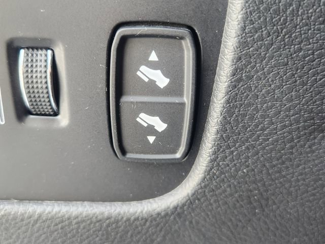 Used 2023 Jeep Wagoneer Series II AWD/4WD image 35