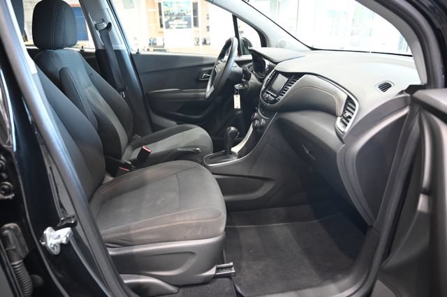 Used 2020 Chevrolet Trax LS AWD/4WD image 10