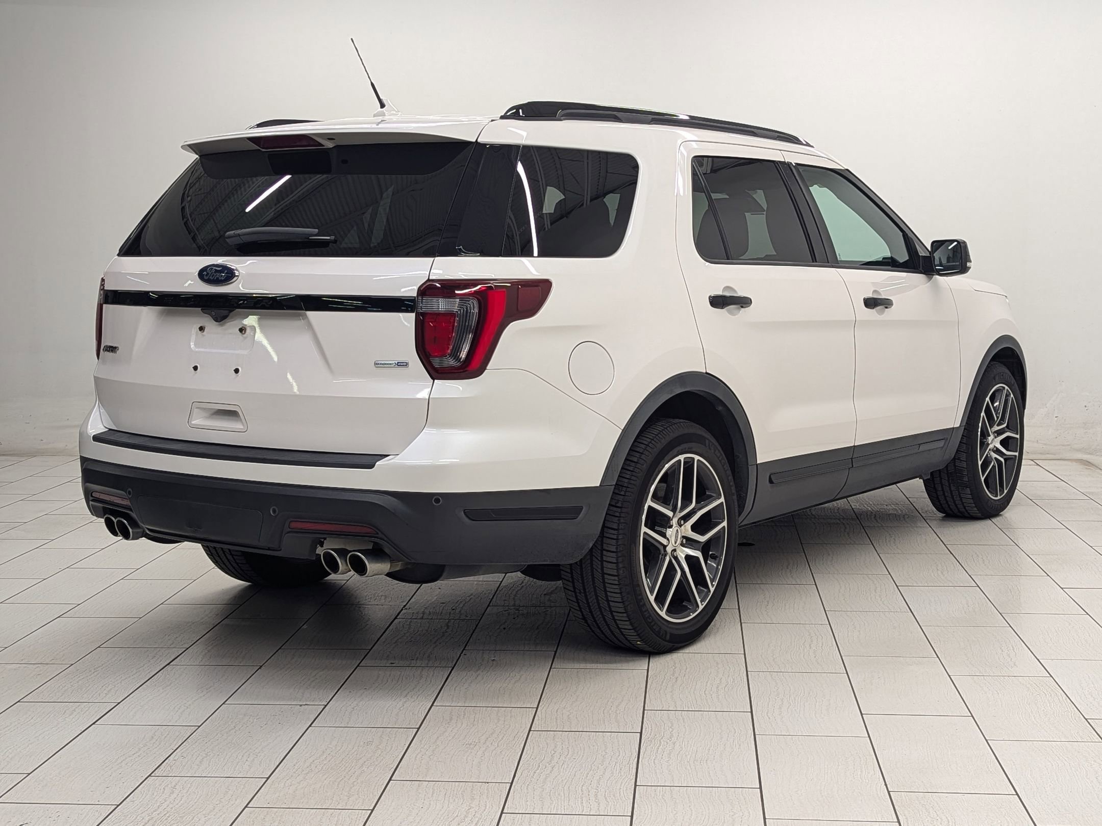 Used 2019 Ford Explorer Sport w/ Ford Safe & Smart Package image 7
