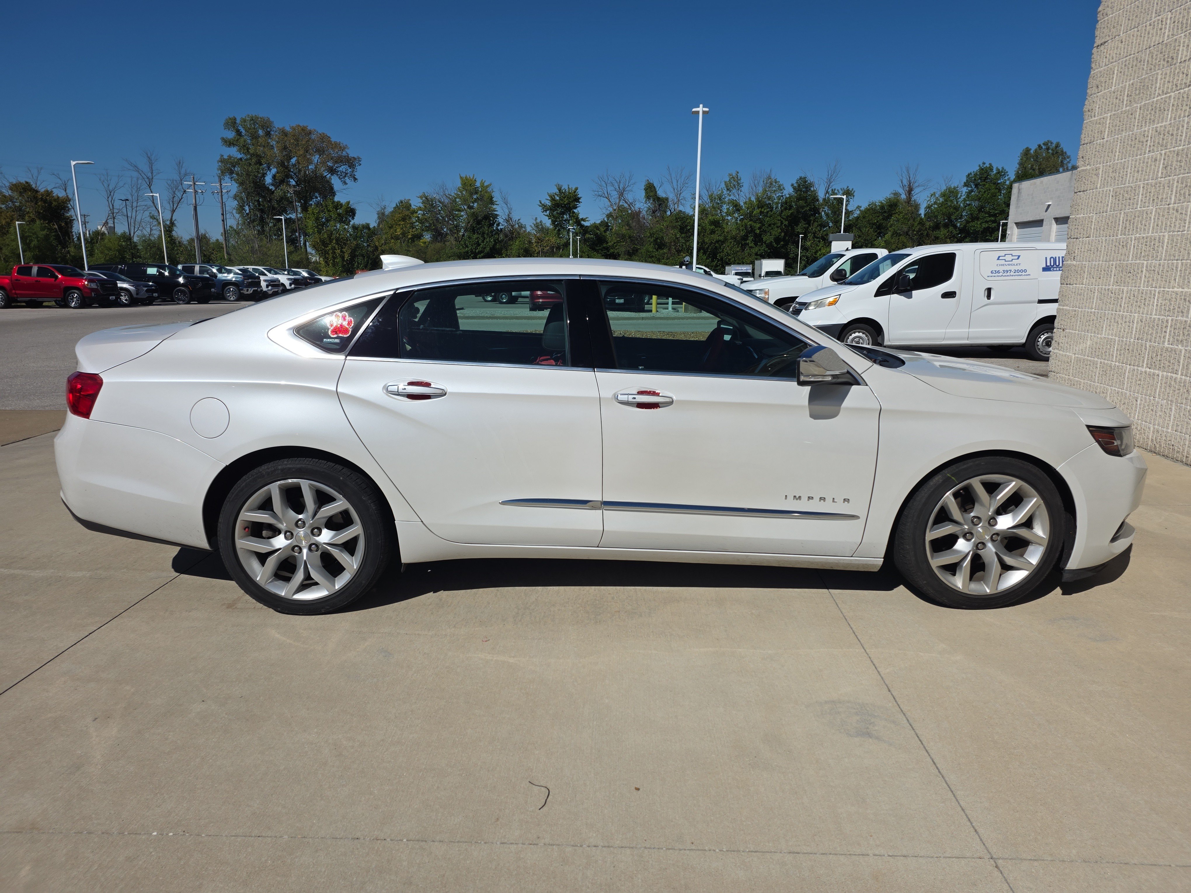 Used 2017 Chevrolet Impala Premier w/ Enhanced Convenience Package FWD image 3