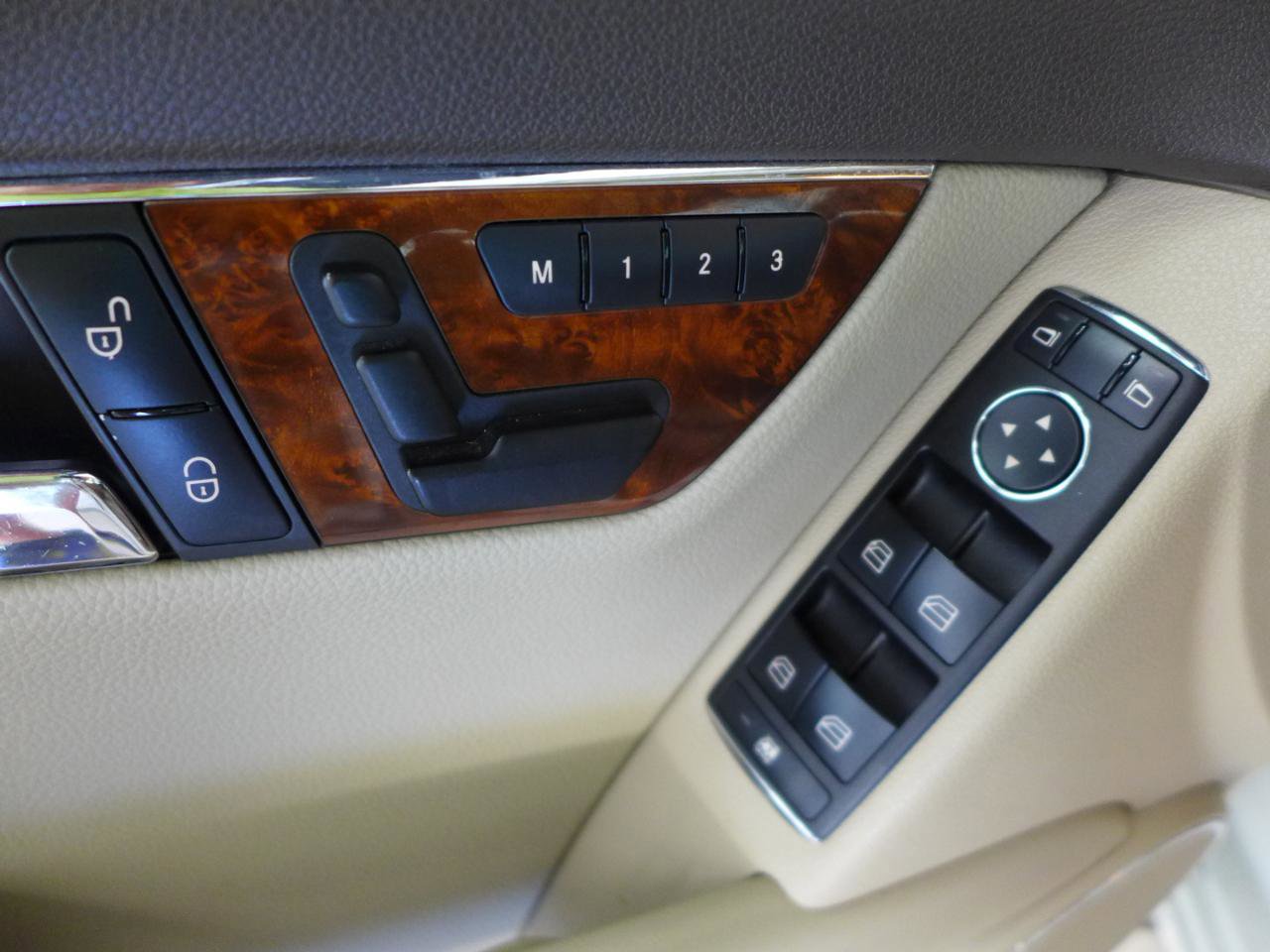 Used 2009 Mercedes-Benz C 300 4MATIC Sedan image 59