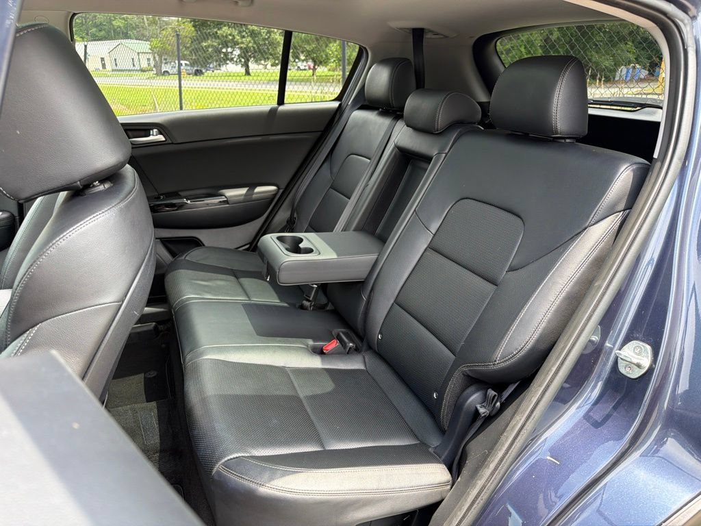 Certified 2022 Kia Sportage EX w/ EX Technology Package AWD/4WD image 21
