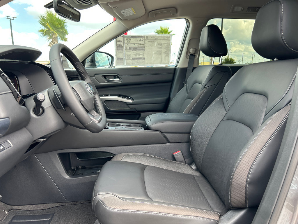 New 2026 Nissan Pathfinder SL FWD image 17