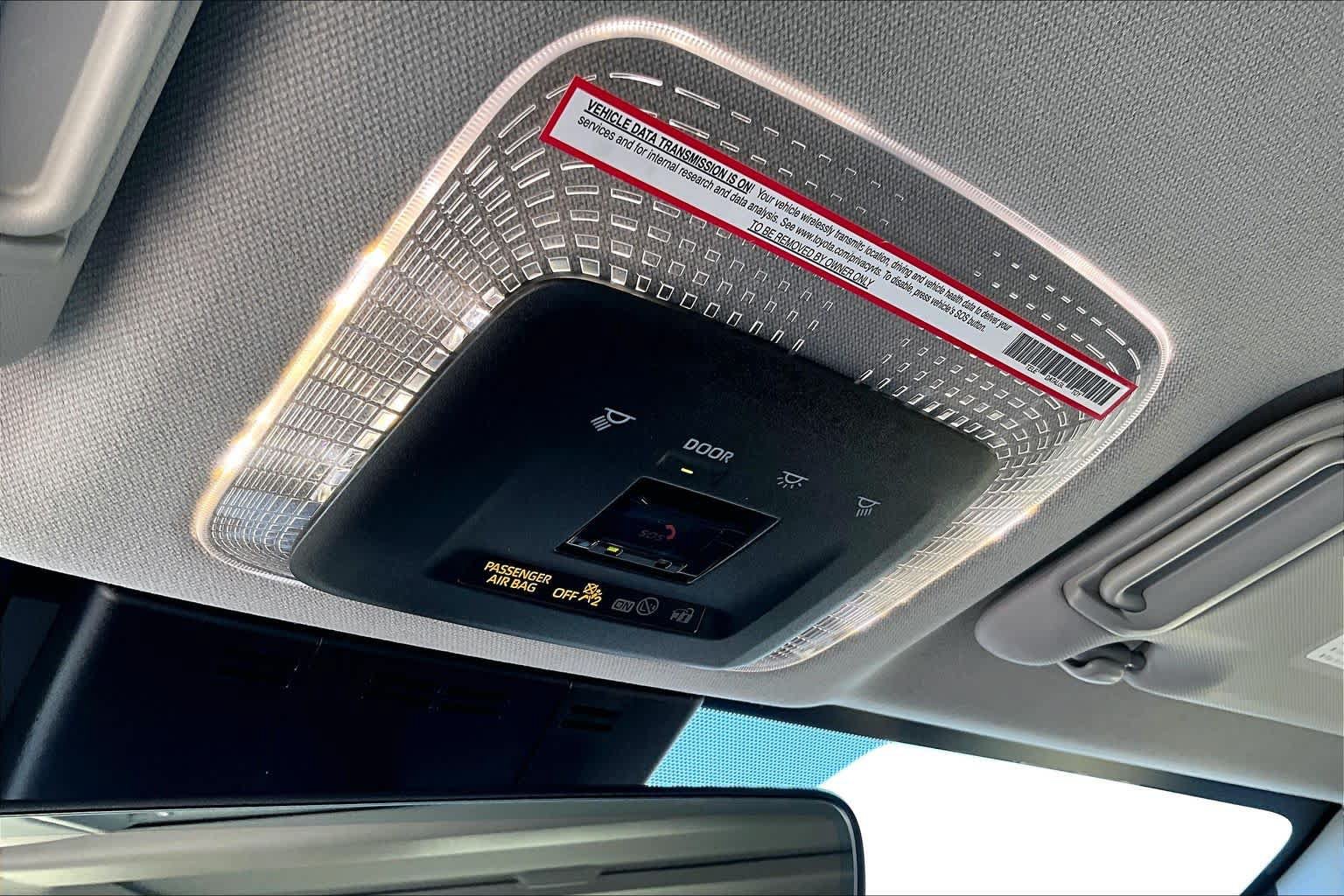 Used 2024 Toyota Prius XLE FWD image 32