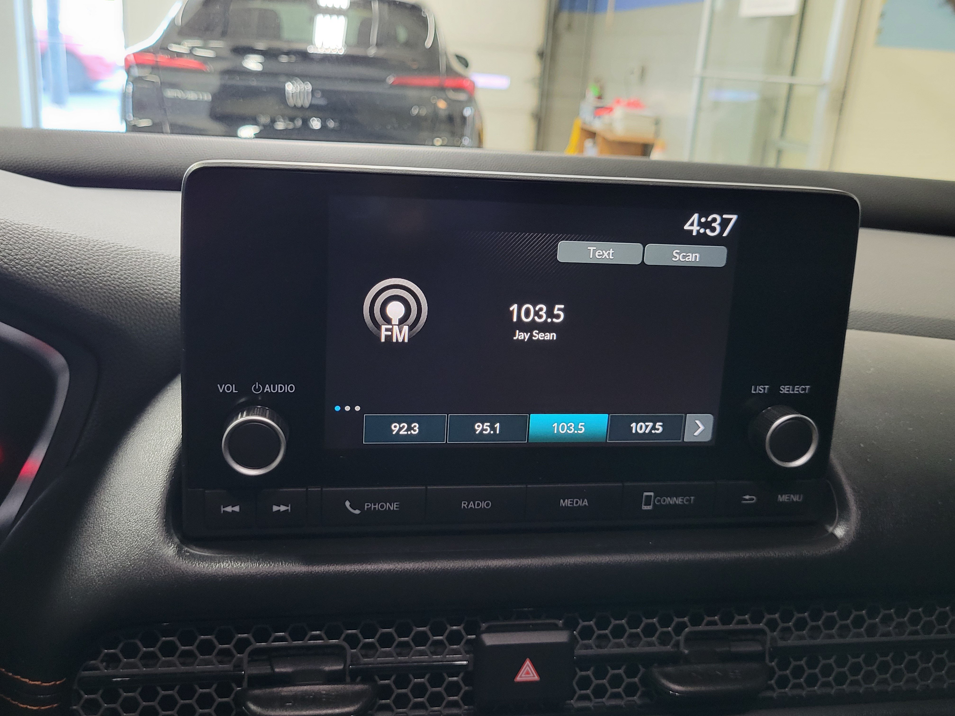 Certified 2025 Honda HR-V Sport image 26