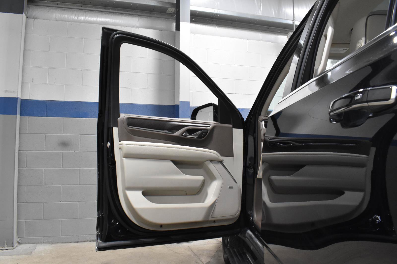 Used 2023 GMC Yukon XL Denali w/ Max Trailering Package image 14