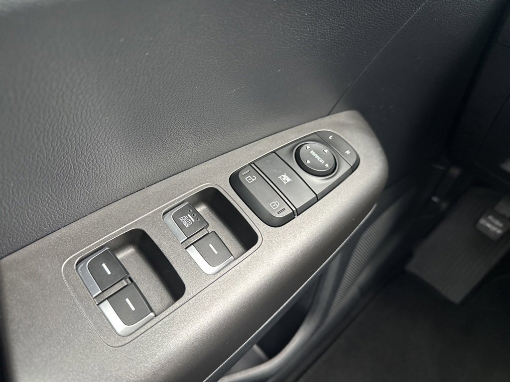 Used 2022 Kia Sportage LX image 14