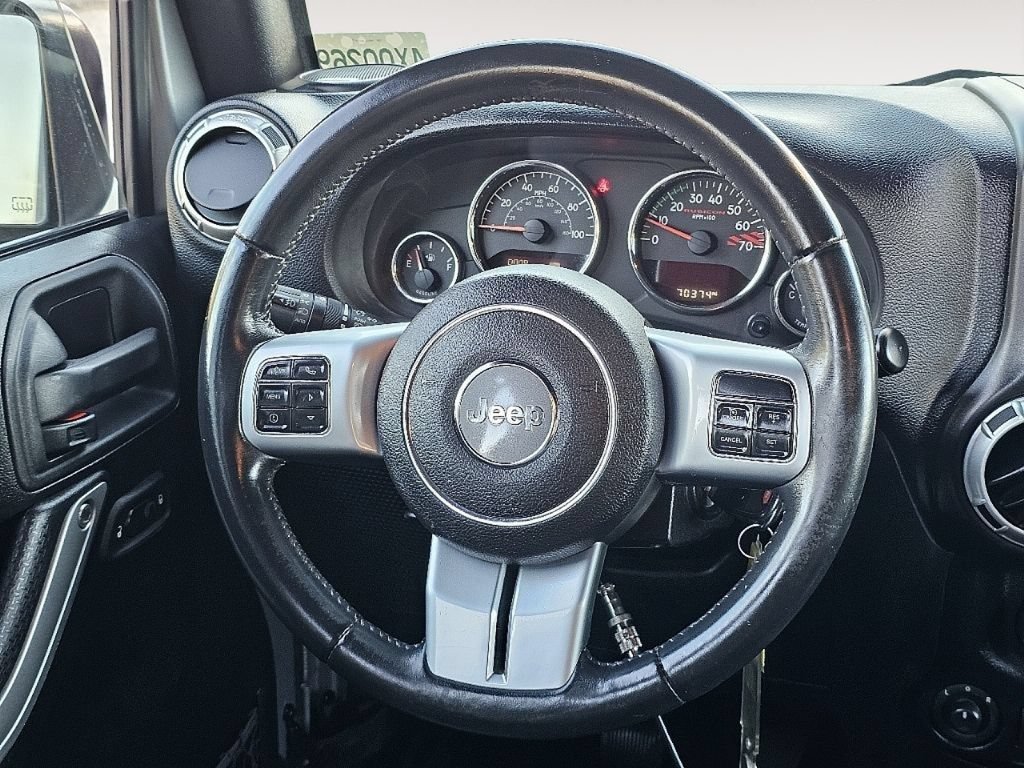 Used 2015 Jeep Wrangler Unlimited Rubicon AWD/4WD image 36