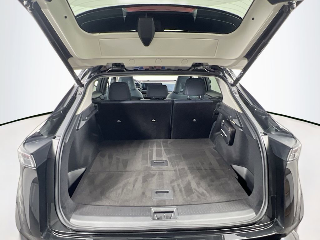 Used 2025 Nissan Ariya Platinum image 27