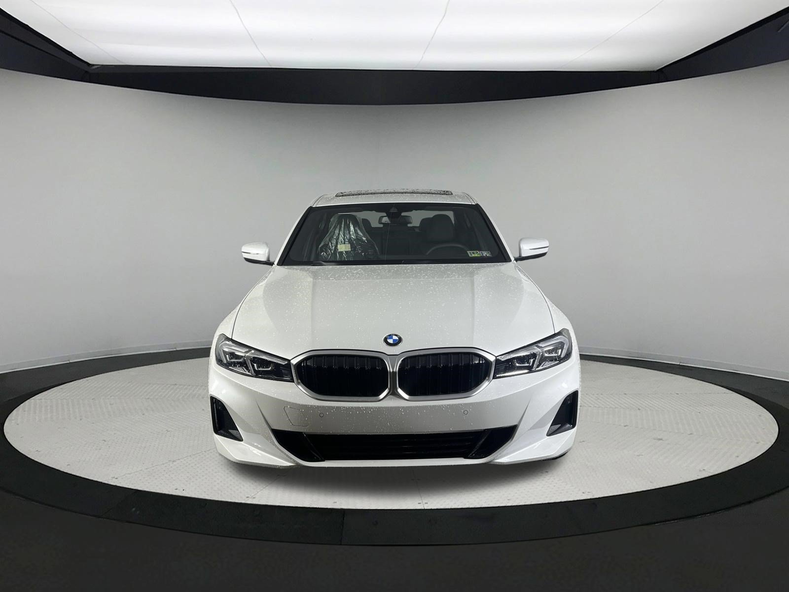 Certified 2025 BMW 330i xDrive Sedan w/ Convenience Package AWD/4WD image 2