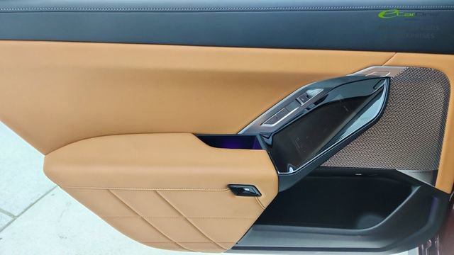 Used 2023 BMW 740i image 31