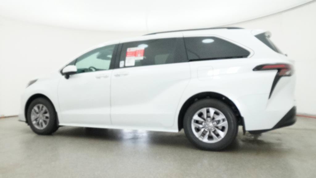 New 2026 Toyota Sienna XLE FWD image 23
