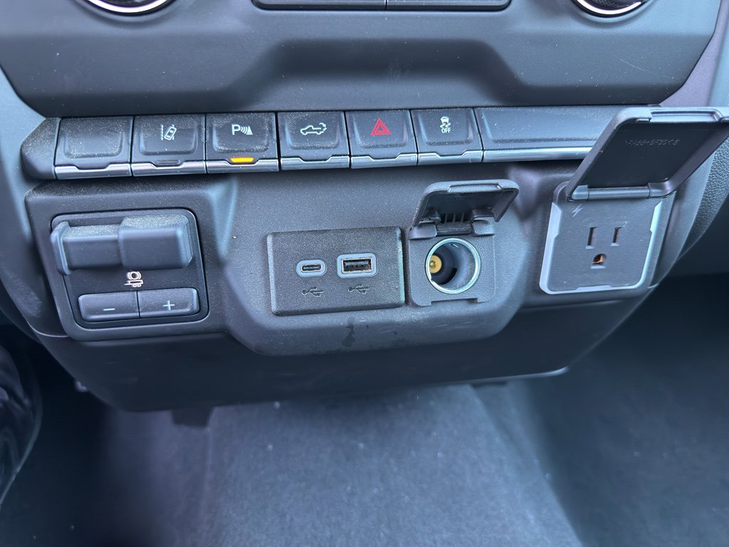 Used 2025 Chevrolet Silverado 2500 W/T w/ WT/CX Safety Package AWD/4WD image 40