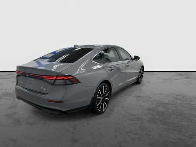Used 2025 Honda Accord Touring image 3