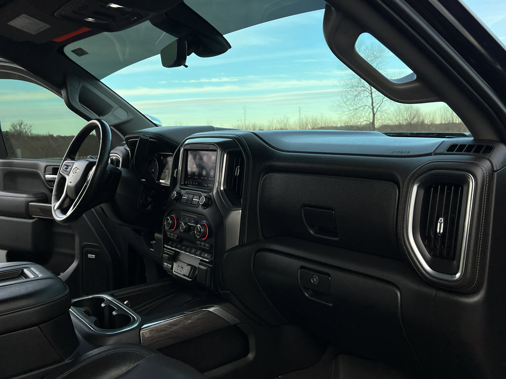 Used 2020 Chevrolet Silverado 3500 LTZ w/ LTZ Texas Edition image 31