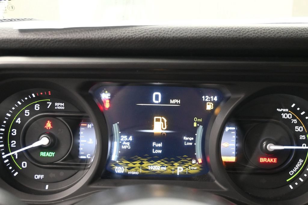 Used 2024 Jeep Wrangler Unlimited w/ Convenience Group AWD/4WD image 15