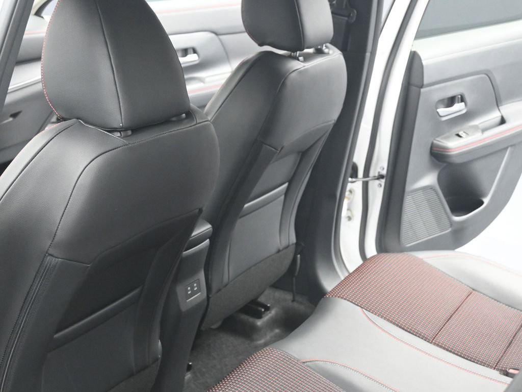 Certified 2025 Nissan Kicks SR image 17