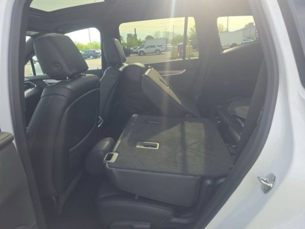 Used 2024 Cadillac XT6 Luxury w/ LPO, Floor Liner Package AWD/4WD image 12