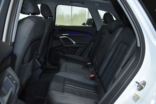 Used 2025 Audi Q5 Premium w/ Convenience Package image 30