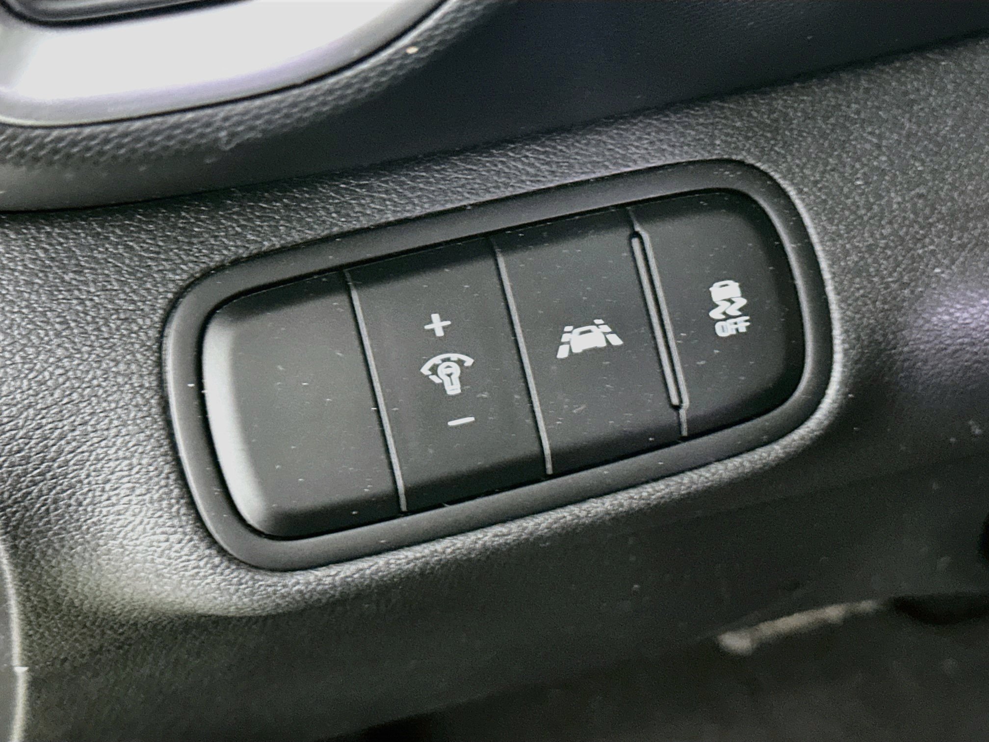 Used 2020 Hyundai Venue SE FWD image 16