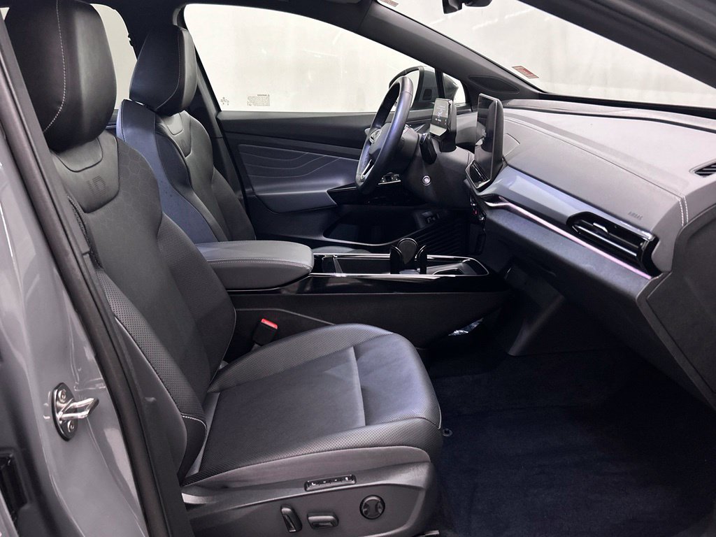 Used 2025 Volkswagen ID.4 Pro S AWD/4WD image 17