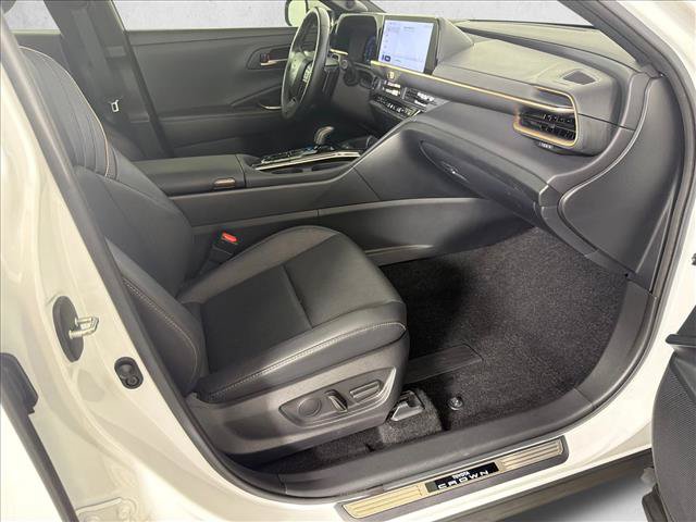 Used 2024 Toyota Crown Platinum AWD/4WD image 14