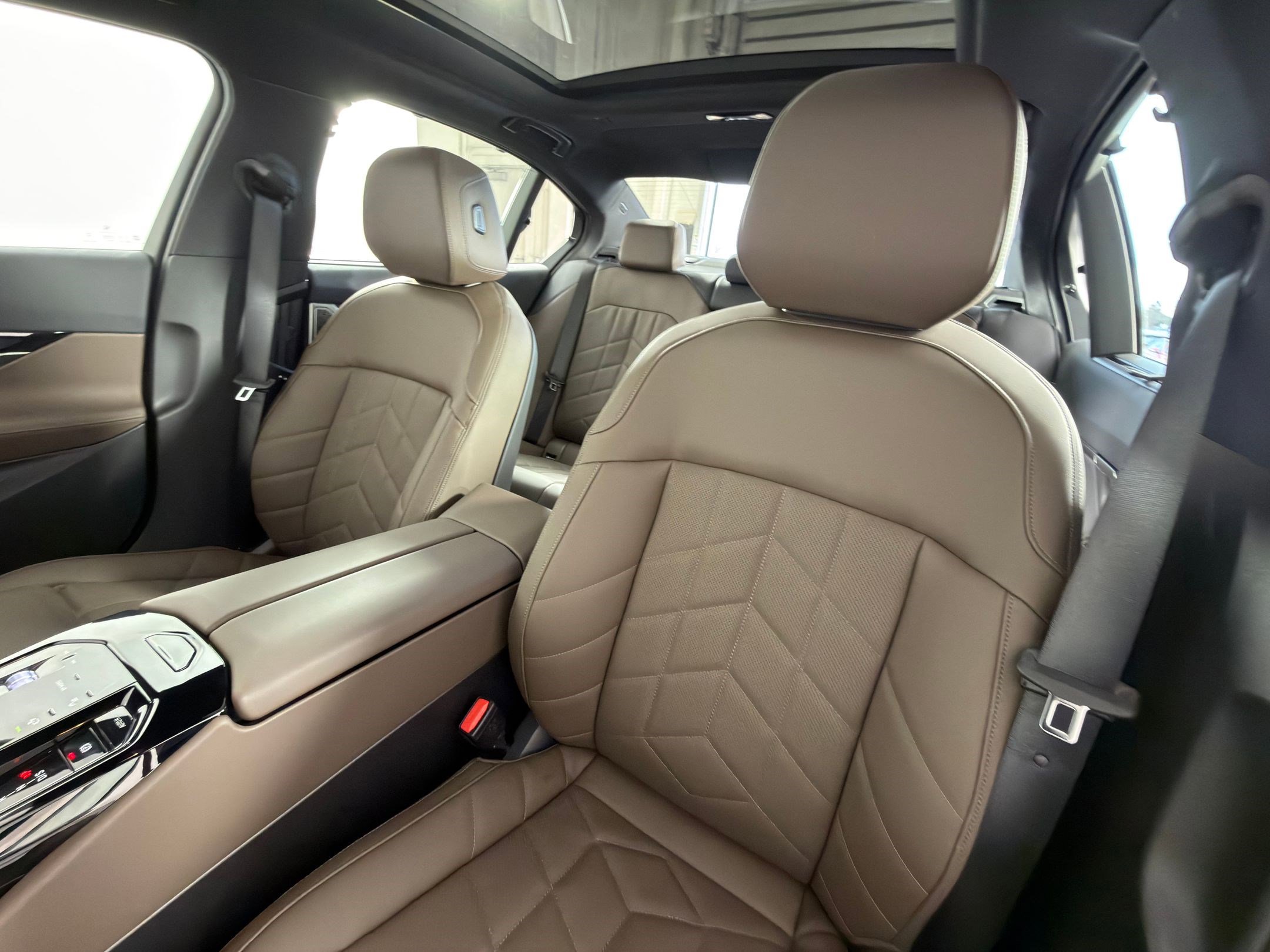 New 2026 BMW 540i xDrive w/ Executive Package image 21