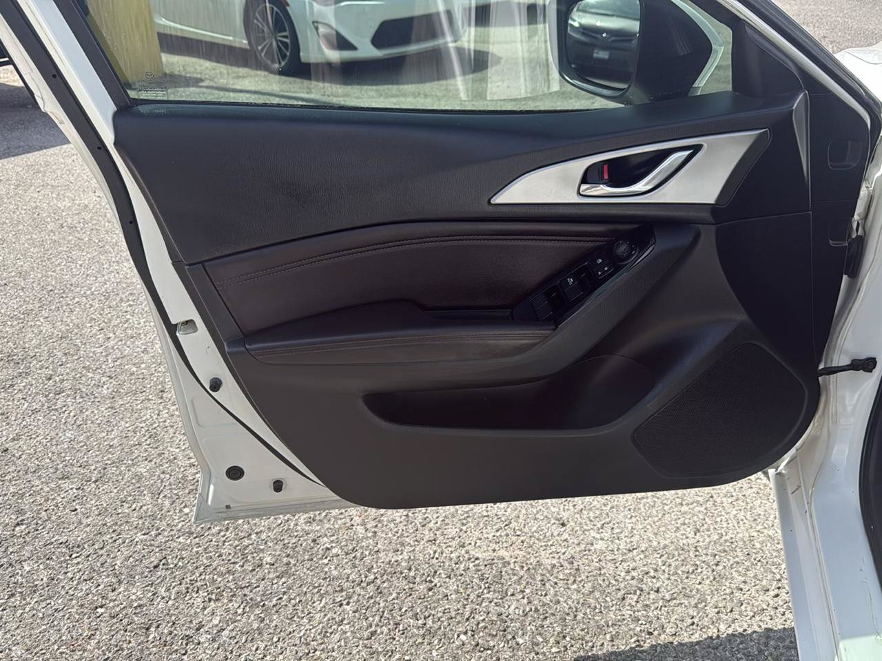 Used 2018 MAZDA MAZDA3 Touring FWD image 14