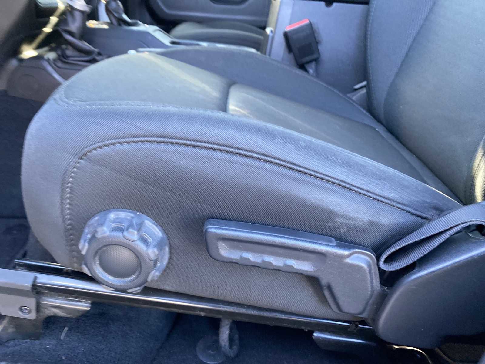 Used 2021 Jeep Wrangler Sport image 23