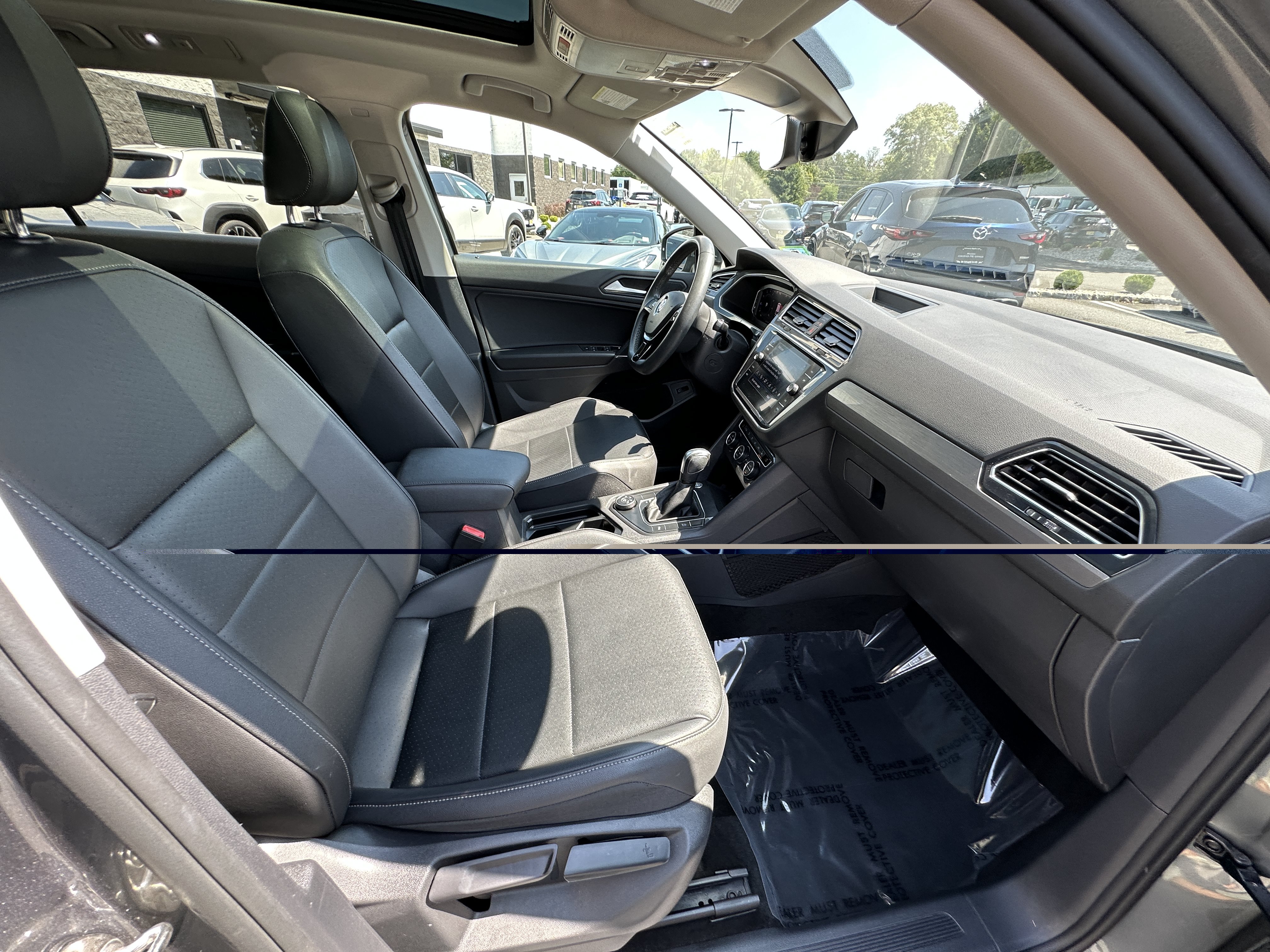 Used 2020 Volkswagen Tiguan SEL AWD/4WD image 38