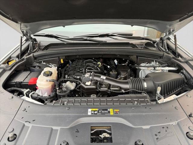 Certified 2023 Jeep Grand Cherokee Laredo AWD/4WD image 13