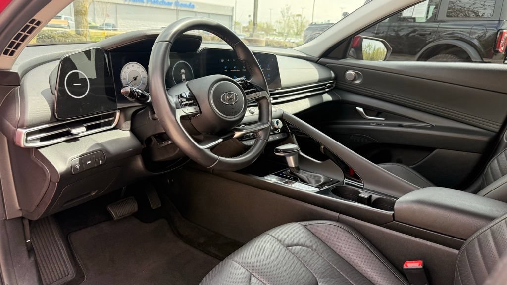 Used 2023 Hyundai Elantra Limited image 9