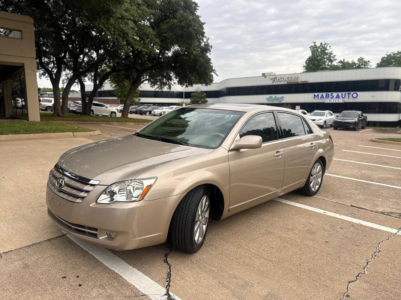 Used 2006 Toyota Avalon XLS FWD image 1