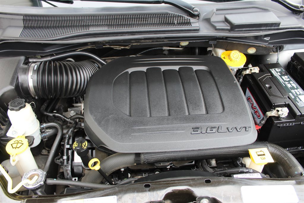 Used 2020 Dodge Grand Caravan SE w/ UConnect Hands-Free Group image 10