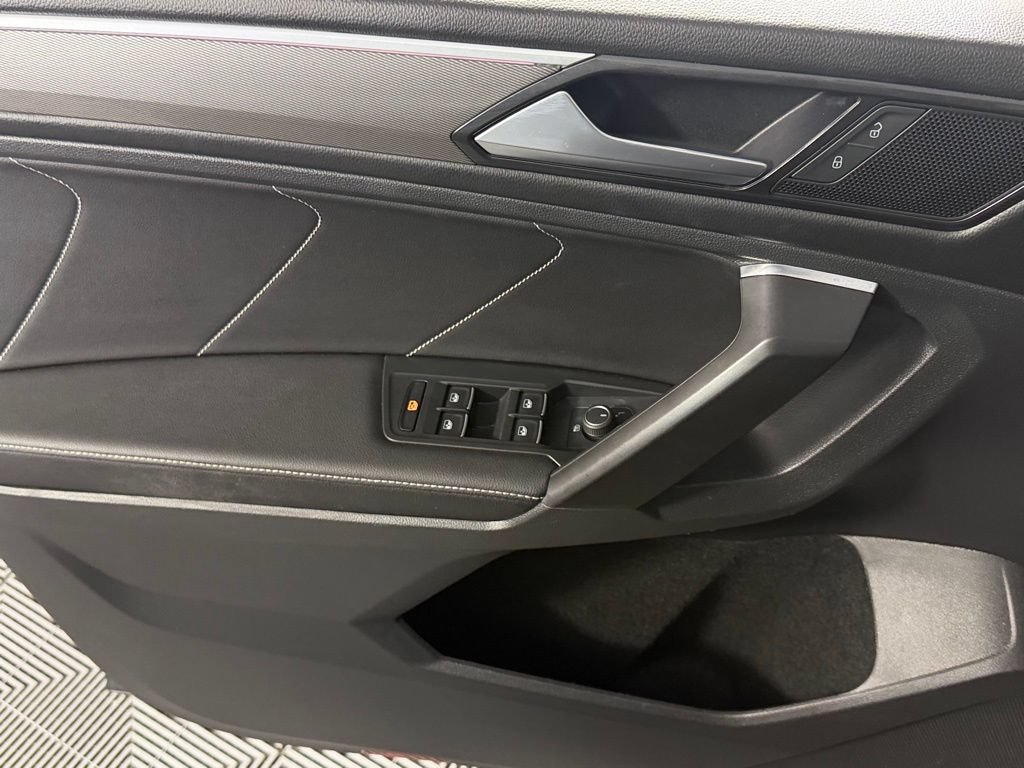 Used 2023 Volkswagen Tiguan SE R-Line FWD image 21