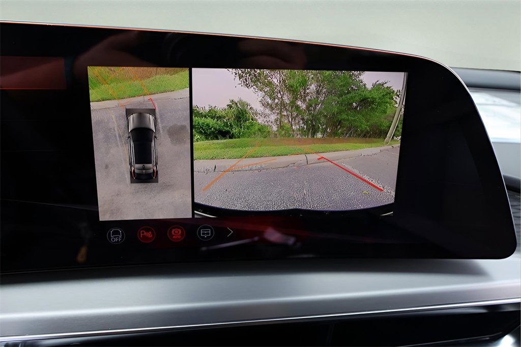 New 2026 Cadillac Lyriq V image 24