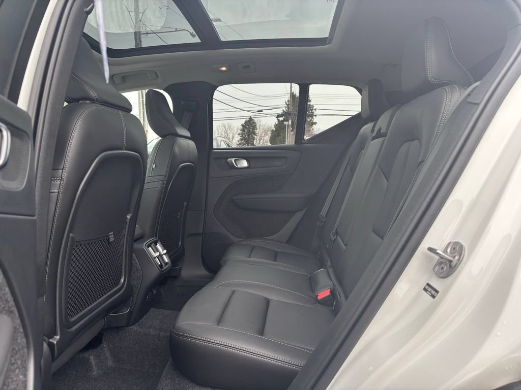 Certified 2026 Volvo XC40 B5 Plus w/ Protection Package Premier AWD/4WD image 21