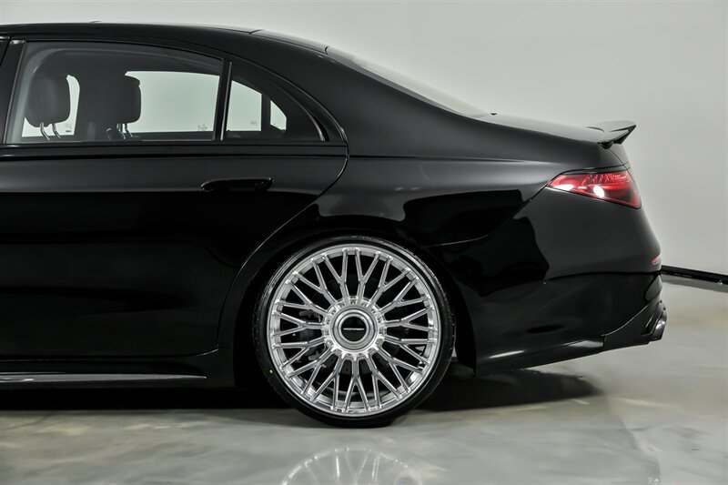 Used 2025 Mercedes-Benz S 580 4MATIC Sedan image 9