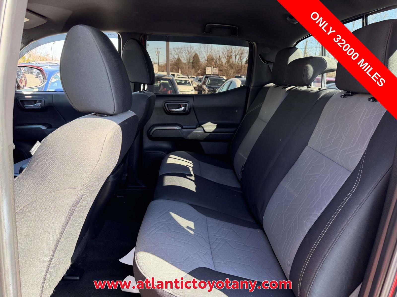 Used 2022 Toyota Tacoma TRD Sport w/ Technology Package image 18