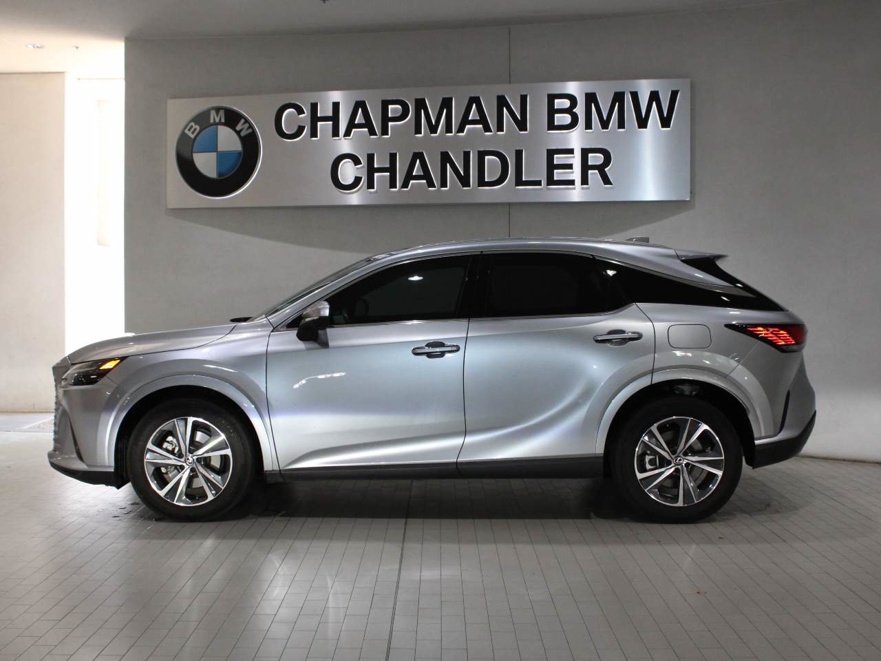 Used 2023 Lexus RX 350 Premium w/ Cold Area Package AWD/4WD image 3