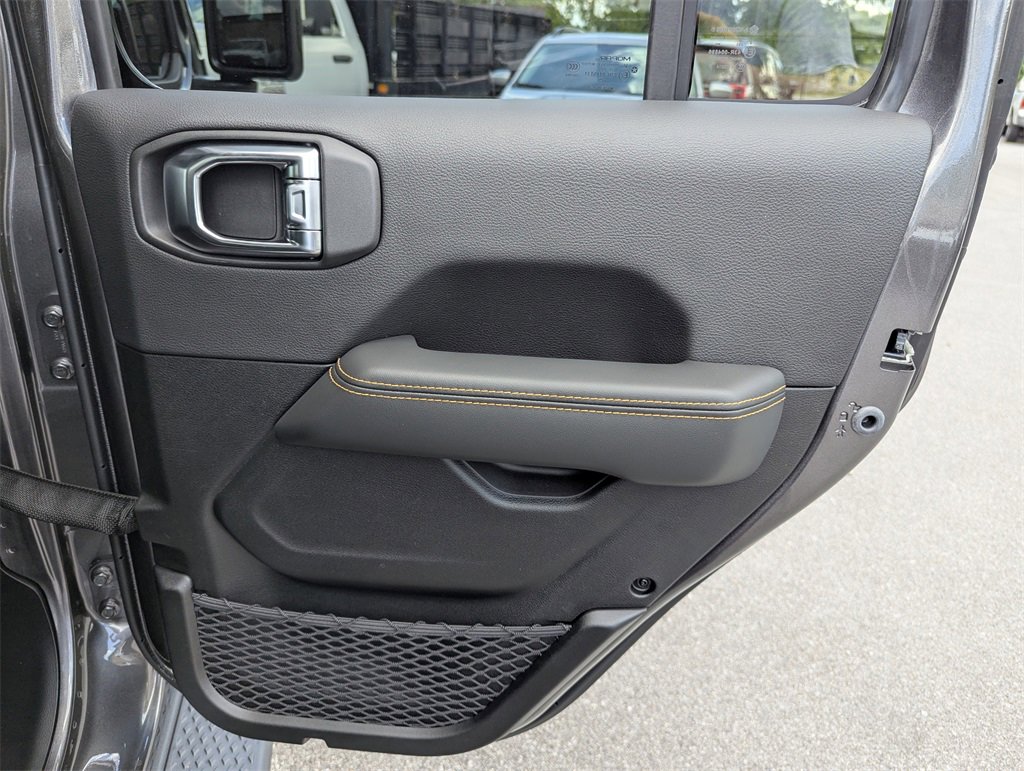 New 2025 Jeep Gladiator Sport image 32