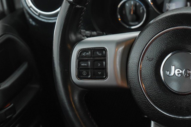 Used 2013 Jeep Wrangler Unlimited Rubicon image 15