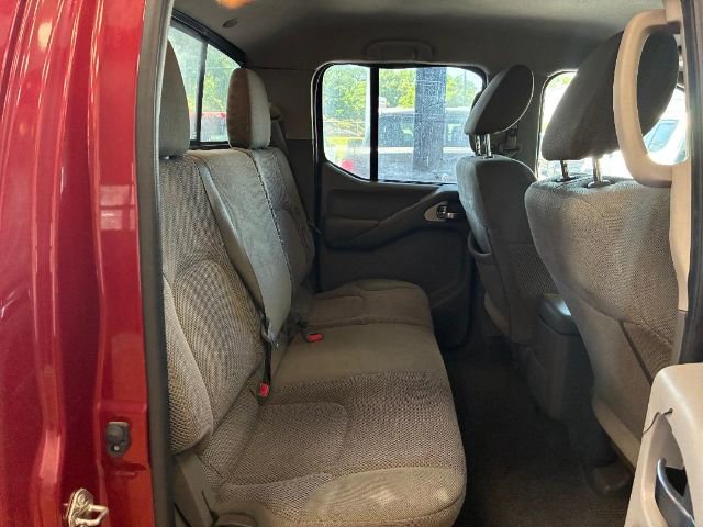 Used 2019 Nissan Frontier SV image 25