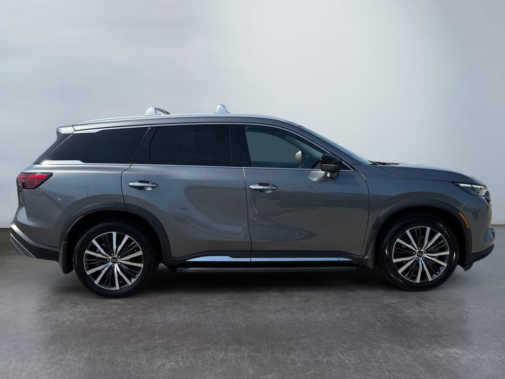 Used 2023 INFINITI QX60 Sensory AWD/4WD image 2