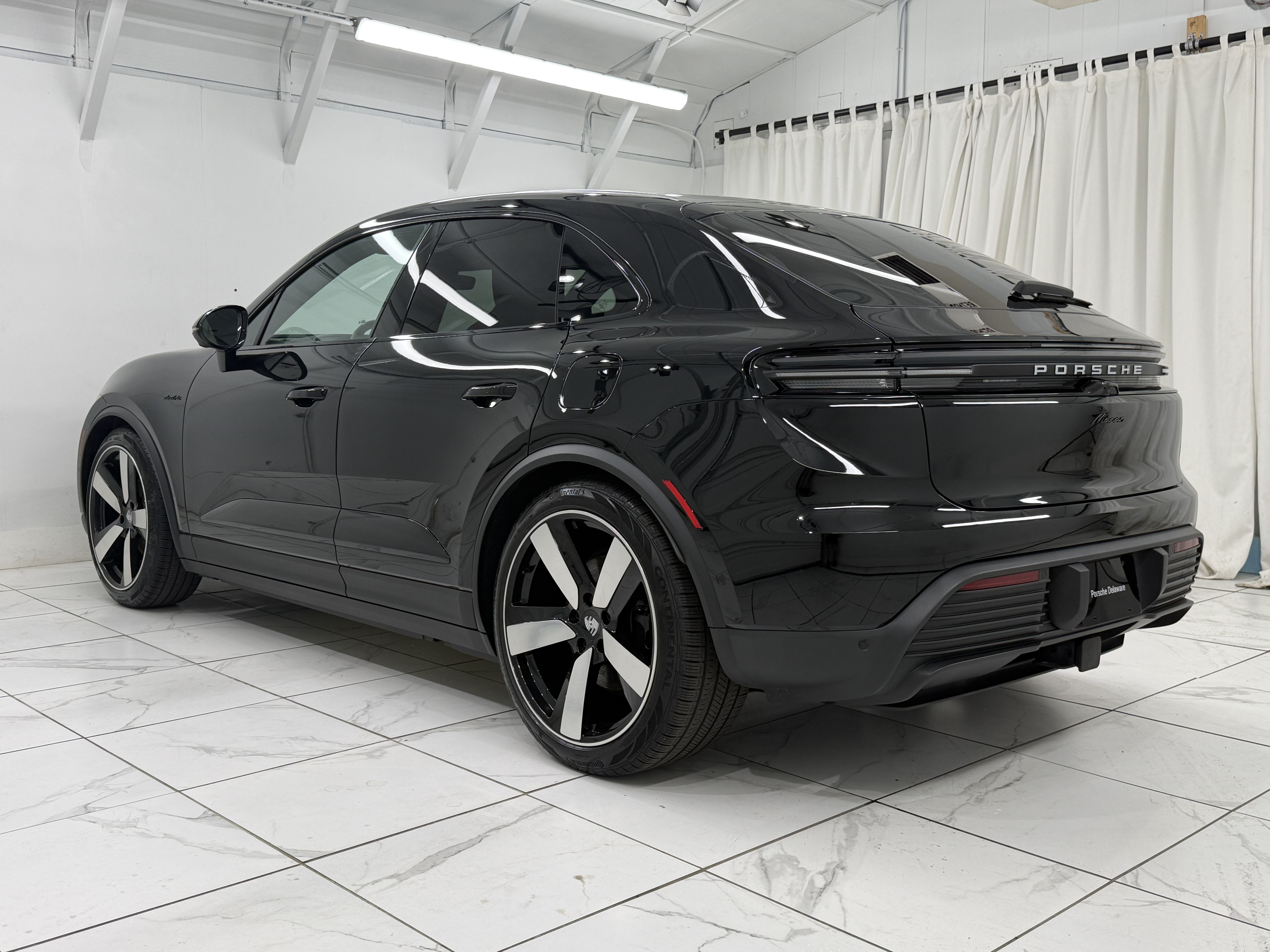 Certified 2025 Porsche Macan Electric RWD image 3