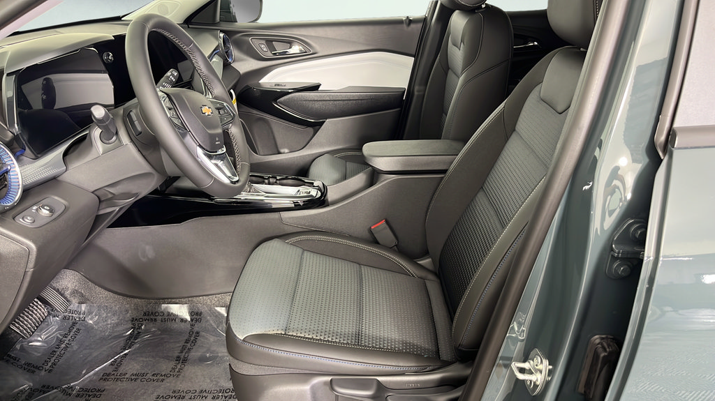 New 2026 Chevrolet Trax LT w/ LT Convenience Package FWD image 9