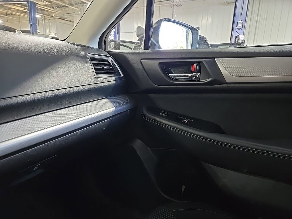 Used 2017 Subaru Outback 2.5i Premium AWD/4WD image 23