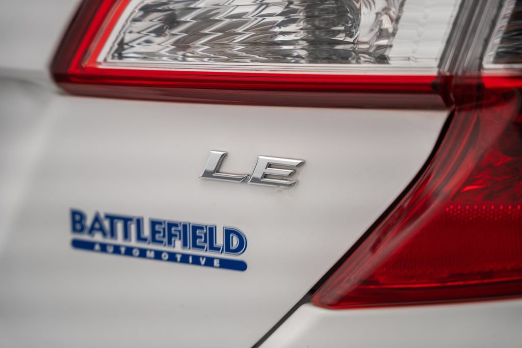 Used 2012 Toyota Camry LE FWD image 9