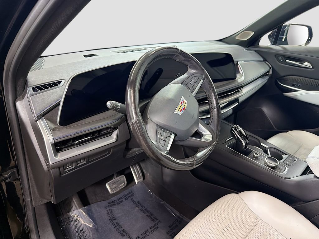 Used 2024 Cadillac XT4 Sport image 11