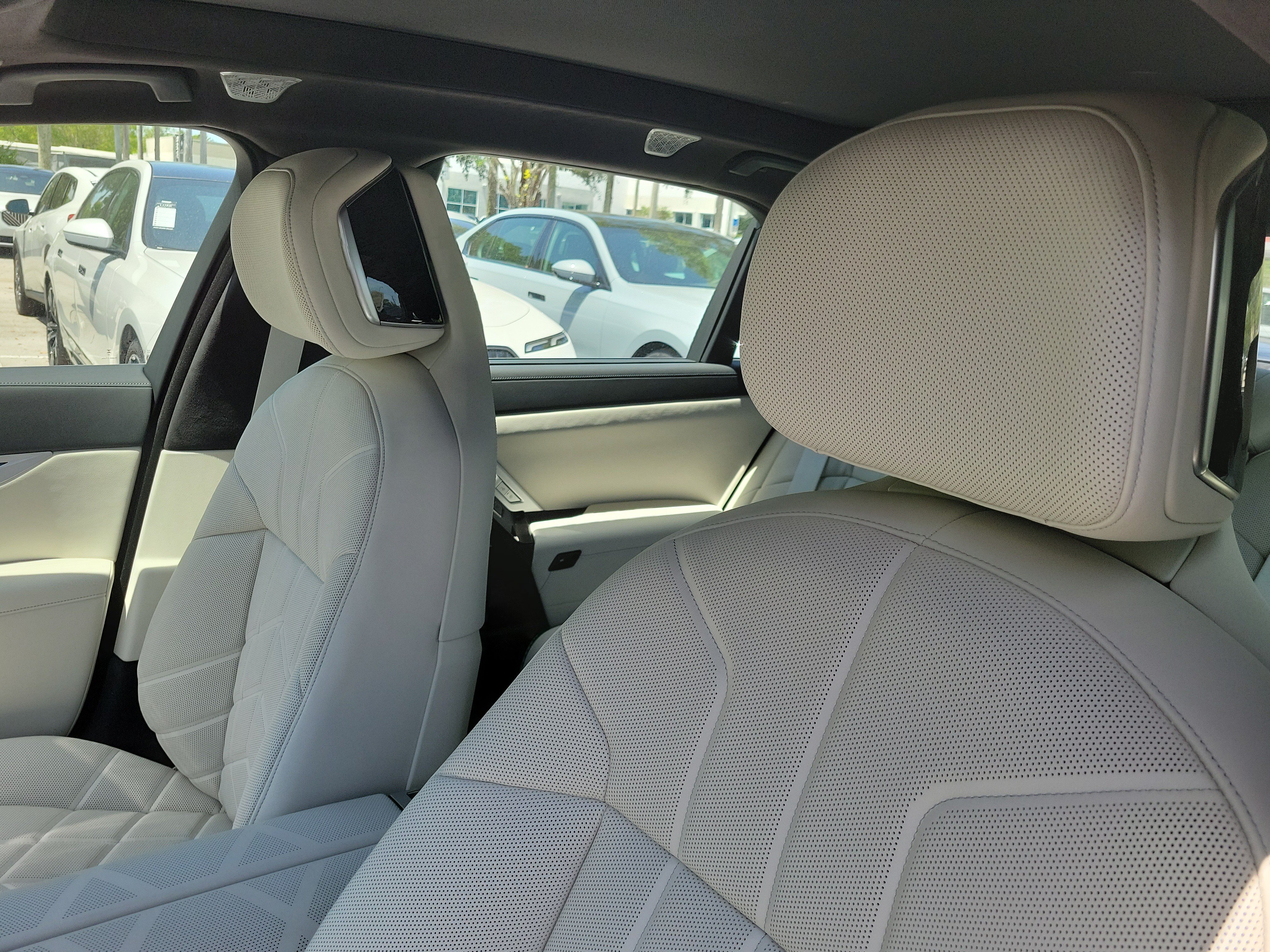 New 2026 BMW 760i xDrive w/ Executive Package AWD/4WD image 13
